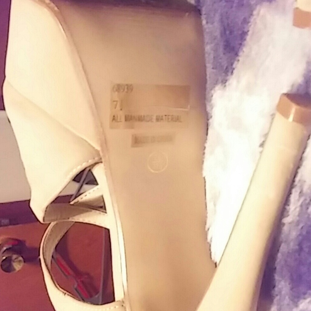 High heels - Picture 3 of 3